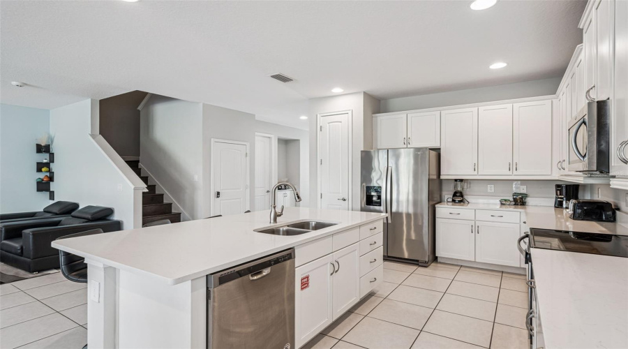 KISSIMMEE, Florida 34747, 8 Bedrooms Bedrooms, ,6 BathroomsBathrooms,Residential,For Sale,FAIRFAX,0,MFRO6369507