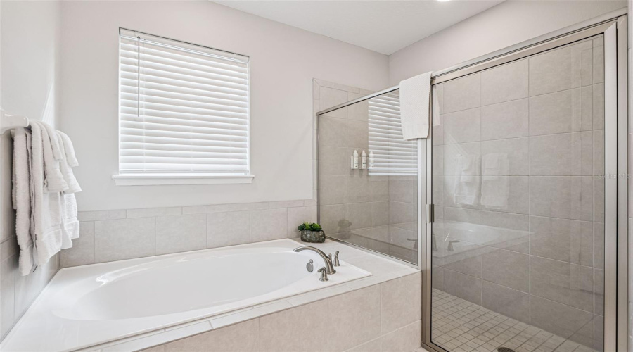 KISSIMMEE, Florida 34747, 8 Bedrooms Bedrooms, ,6 BathroomsBathrooms,Residential,For Sale,FAIRFAX,0,MFRO6369507