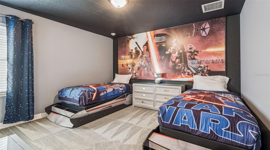 KISSIMMEE, Florida 34747, 8 Bedrooms Bedrooms, ,6 BathroomsBathrooms,Residential,For Sale,FAIRFAX,0,MFRO6369507