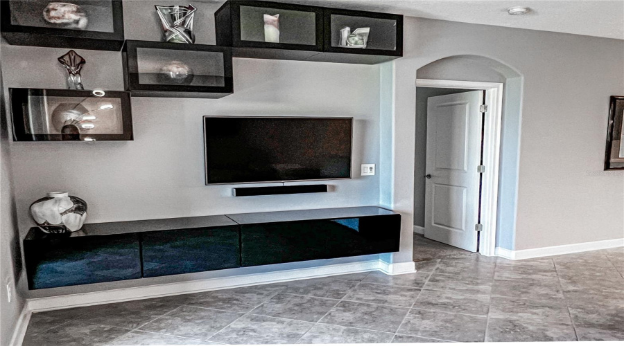 DAVENPORT, Florida 33896, 3 Bedrooms Bedrooms, ,2 BathroomsBathrooms,Residential,For Sale,AZALEA SANDS,0,MFRTB8433264