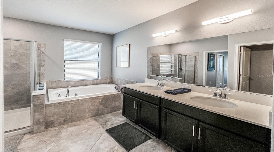 DAVENPORT, Florida 33896, 3 Bedrooms Bedrooms, ,2 BathroomsBathrooms,Residential,For Sale,AZALEA SANDS,0,MFRTB8433264