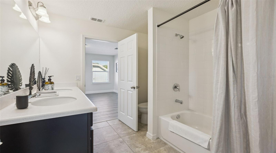 DAVENPORT, Florida 33896, 7 Bedrooms Bedrooms, ,6 BathroomsBathrooms,Residential,For Sale,YORKSHIRE,0,MFRO6369551