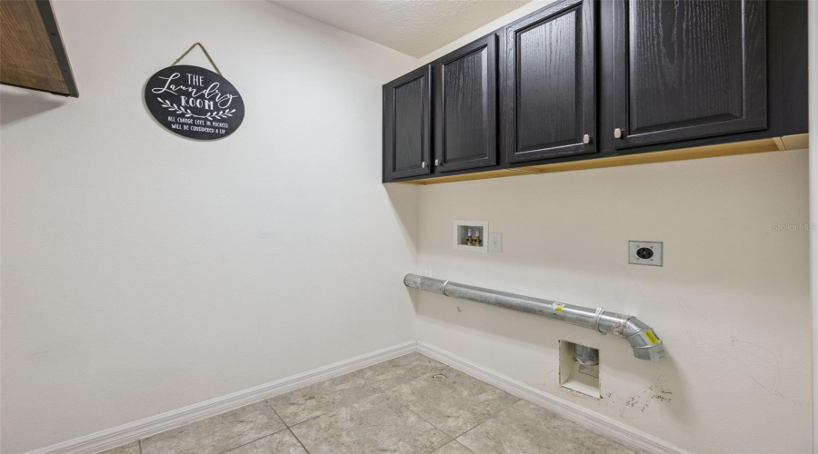 DAVENPORT, Florida 33896, 7 Bedrooms Bedrooms, ,6 BathroomsBathrooms,Residential,For Sale,YORKSHIRE,0,MFRO6369551