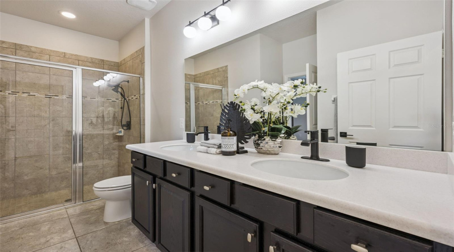 DAVENPORT, Florida 33896, 7 Bedrooms Bedrooms, ,6 BathroomsBathrooms,Residential,For Sale,YORKSHIRE,0,MFRO6369551