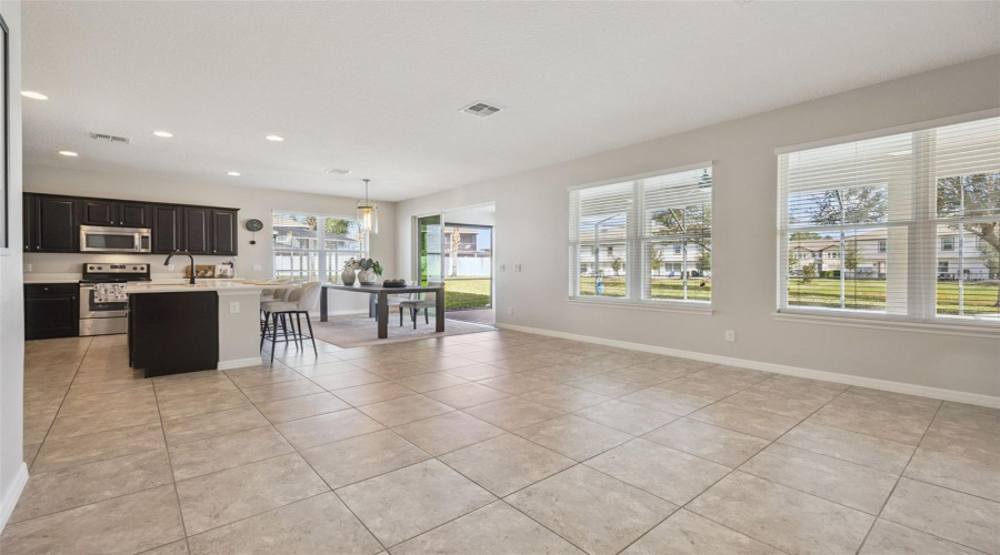 DAVENPORT, Florida 33896, 7 Bedrooms Bedrooms, ,6 BathroomsBathrooms,Residential,For Sale,YORKSHIRE,0,MFRO6369551