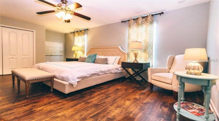 DAVENPORT, Florida 33896, 6 Bedrooms Bedrooms, ,6 BathroomsBathrooms,Residential,For Sale,THUNDERBIRD,0,MFRO6370185