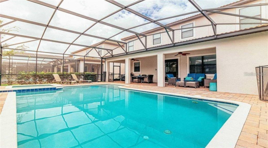 DAVENPORT, Florida 33896, 6 Bedrooms Bedrooms, ,6 BathroomsBathrooms,Residential,For Sale,THUNDERBIRD,0,MFRO6370185