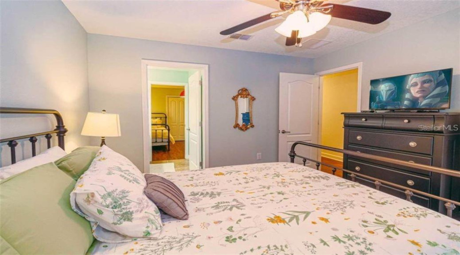 DAVENPORT, Florida 33896, 6 Bedrooms Bedrooms, ,6 BathroomsBathrooms,Residential,For Sale,THUNDERBIRD,0,MFRO6370185