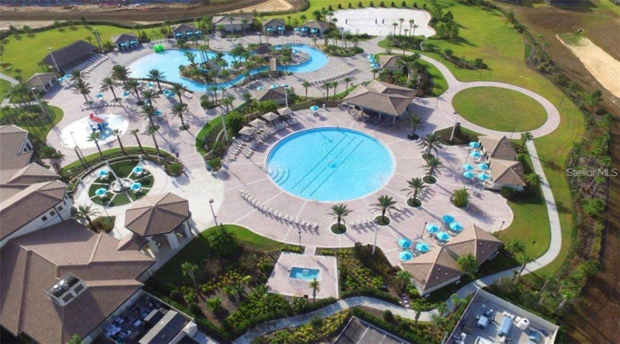 DAVENPORT, Florida 33896, 6 Bedrooms Bedrooms, ,6 BathroomsBathrooms,Residential,For Sale,THUNDERBIRD,0,MFRO6370185