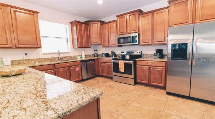 DAVENPORT, Florida 33896, 6 Bedrooms Bedrooms, ,6 BathroomsBathrooms,Residential,For Sale,THUNDERBIRD,0,MFRO6370185