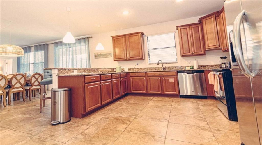 DAVENPORT, Florida 33896, 6 Bedrooms Bedrooms, ,6 BathroomsBathrooms,Residential,For Sale,THUNDERBIRD,0,MFRO6370185