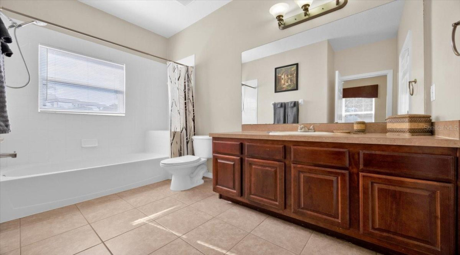 KISSIMMEE, Florida 34747, 7 Bedrooms Bedrooms, ,6 BathroomsBathrooms,Residential,For Sale,ACADIA ESTATES,0,MFRO6369851