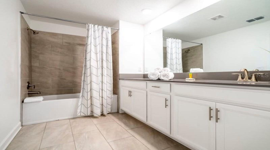 KISSIMMEE, Florida 34746, 5 Bedrooms Bedrooms, ,4 BathroomsBathrooms,Residential,For Sale,QUOTE,0,MFRO6370073