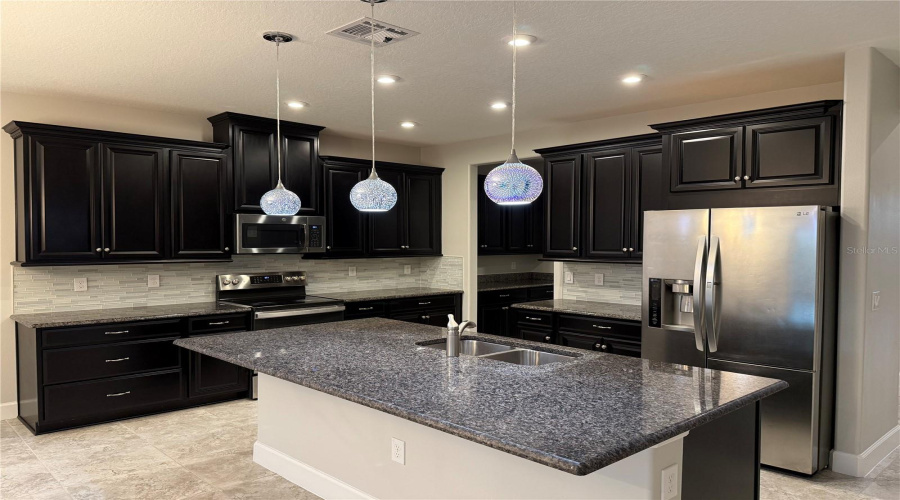 KISSIMMEE, Florida 34746, 4 Bedrooms Bedrooms, ,3 BathroomsBathrooms,Residential,For Sale,CARRICK BEND DR,0,MFRO6370259