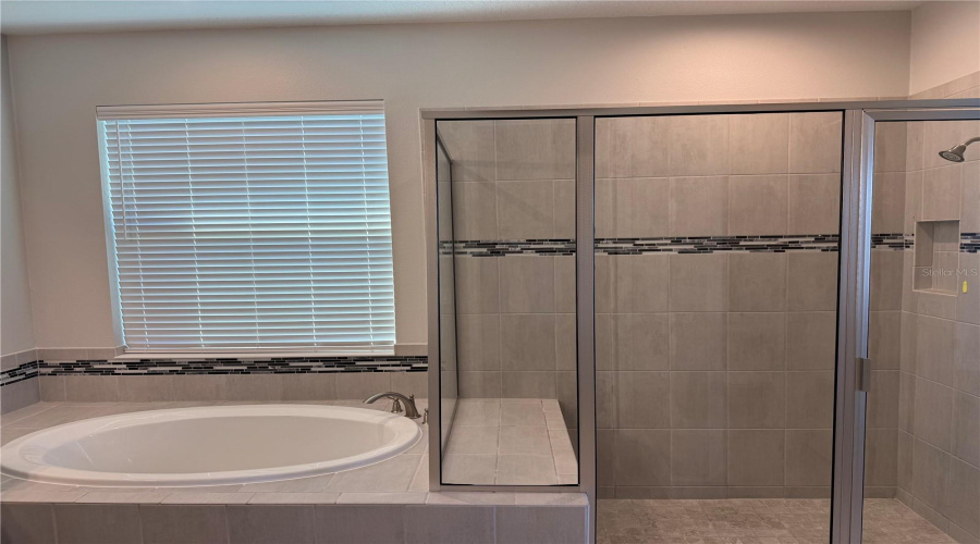 KISSIMMEE, Florida 34746, 4 Bedrooms Bedrooms, ,3 BathroomsBathrooms,Residential,For Sale,CARRICK BEND DR,0,MFRO6370259