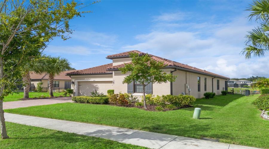 KISSIMMEE, Florida 34746, 4 Bedrooms Bedrooms, ,3 BathroomsBathrooms,Residential,For Sale,CARRICK BEND DR,0,MFRO6370259