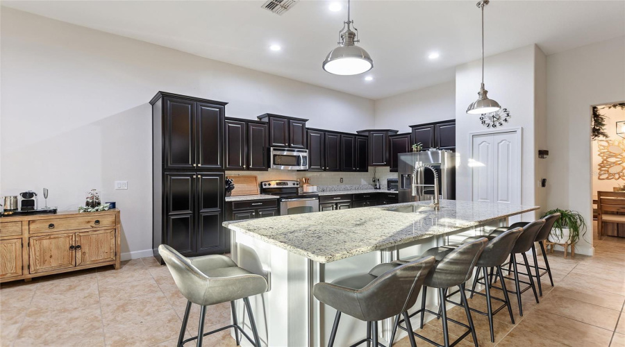 DAVENPORT, Florida 33896, 4 Bedrooms Bedrooms, ,3 BathroomsBathrooms,Residential,For Sale,PALMETTO DUNES ST,0,MFRS5140848