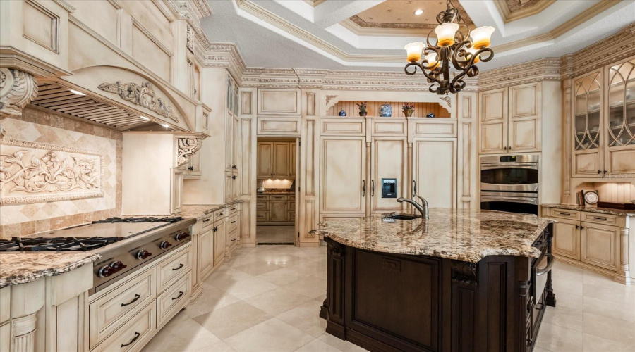 KISSIMMEE, Florida 34747, 5 Bedrooms Bedrooms, ,5 BathroomsBathrooms,Residential,For Sale,APACHE,0,MFRO6296135