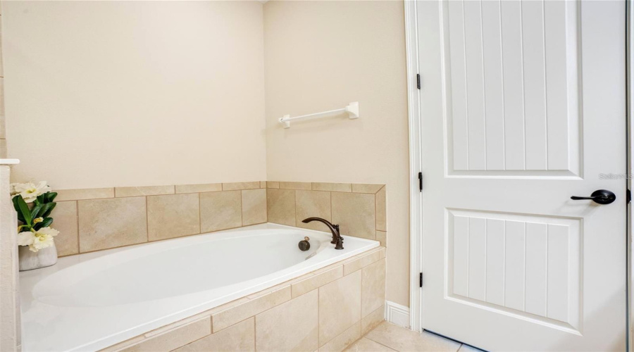 KISSIMMEE, Florida 34747, 9 Bedrooms Bedrooms, ,8 BathroomsBathrooms,Residential,For Sale,FAIRFAX,0,MFRO6359071