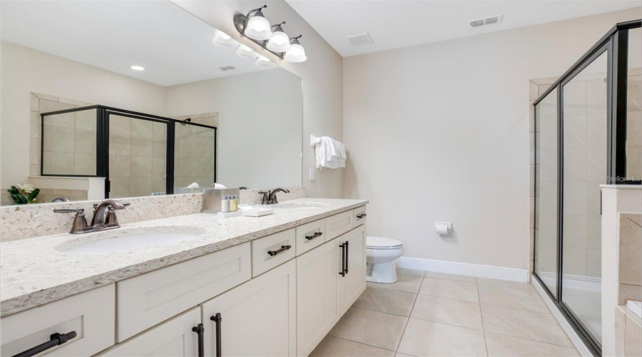 KISSIMMEE, Florida 34747, 9 Bedrooms Bedrooms, ,8 BathroomsBathrooms,Residential,For Sale,FAIRFAX,0,MFRO6359071