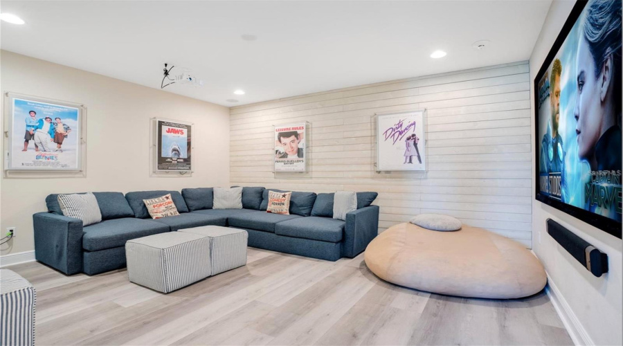 KISSIMMEE, Florida 34747, 9 Bedrooms Bedrooms, ,8 BathroomsBathrooms,Residential,For Sale,FAIRFAX,0,MFRO6359071