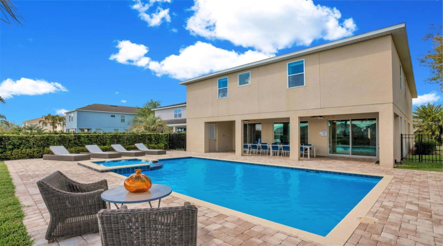 KISSIMMEE, Florida 34747, 9 Bedrooms Bedrooms, ,8 BathroomsBathrooms,Residential,For Sale,FAIRFAX,0,MFRO6359071