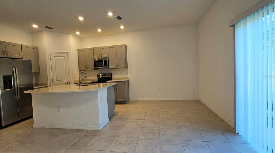 Living Room / Kitchen