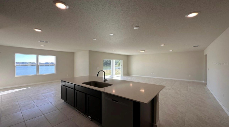 KISSIMMEE, Florida 34746, 5 Bedrooms Bedrooms, ,2 BathroomsBathrooms,Residential,For Sale,ROYAL POINT,0,MFRO6369671