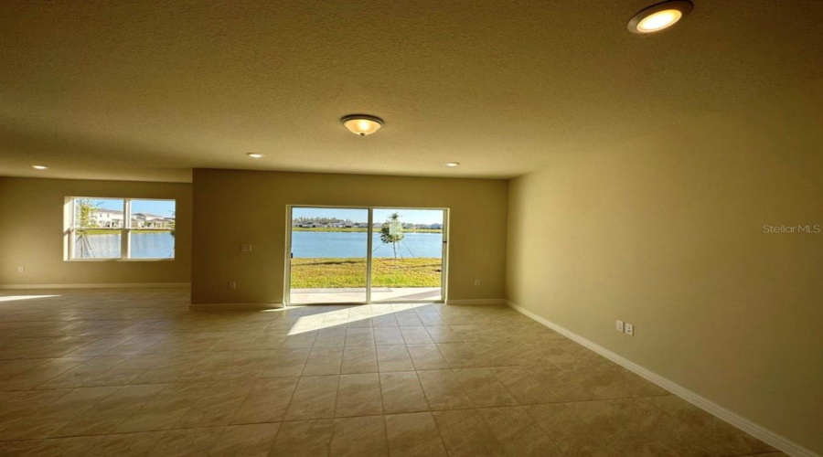 KISSIMMEE, Florida 34746, 5 Bedrooms Bedrooms, ,2 BathroomsBathrooms,Residential,For Sale,ROYAL POINT,0,MFRO6369671