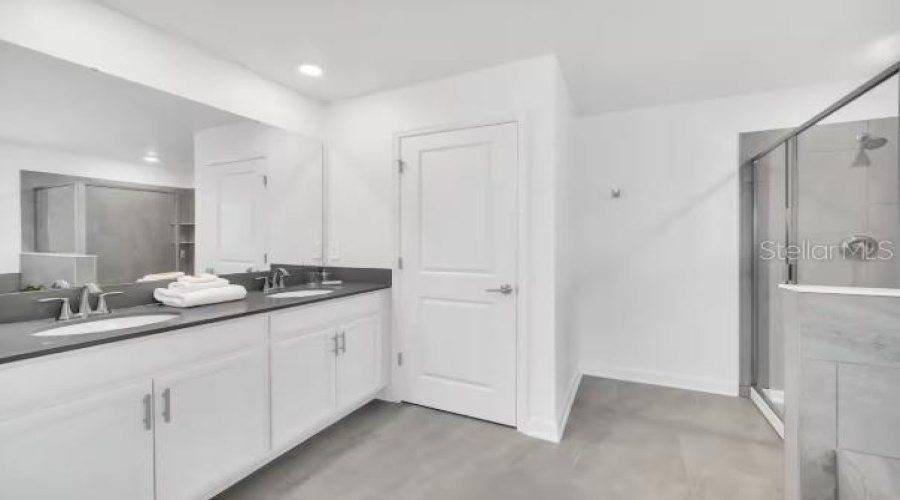 DAVENPORT, Florida 33896, 7 Bedrooms Bedrooms, ,6 BathroomsBathrooms,Residential,For Sale,SOMMERSET HILLS,0,MFRS5140786