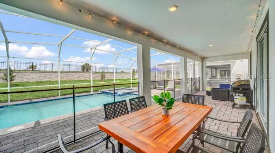 DAVENPORT, Florida 33896, 7 Bedrooms Bedrooms, ,6 BathroomsBathrooms,Residential,For Sale,SOMMERSET HILLS,0,MFRS5140786