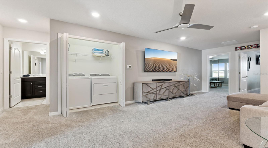 DAVENPORT, Florida 33837, 5 Bedrooms Bedrooms, ,4 BathroomsBathrooms,Residential,For Sale,OAKMOSS,0,MFRO6370415