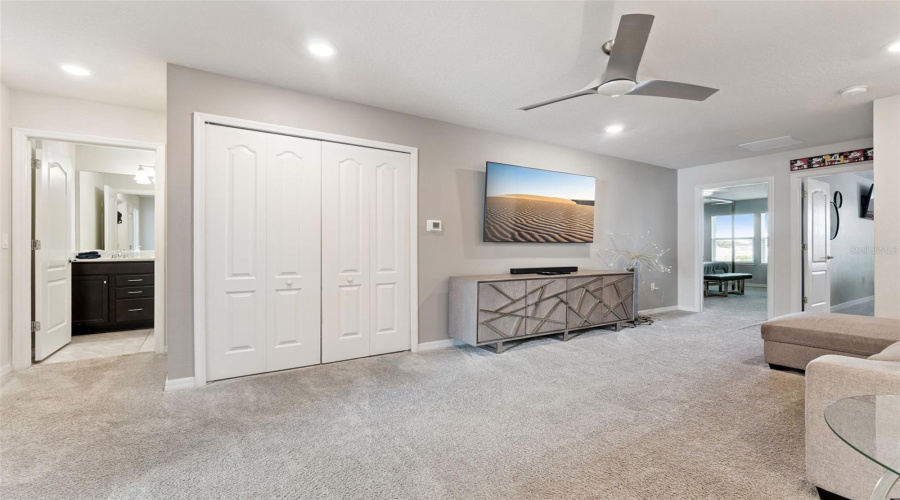 DAVENPORT, Florida 33837, 5 Bedrooms Bedrooms, ,4 BathroomsBathrooms,Residential,For Sale,OAKMOSS,0,MFRO6370415