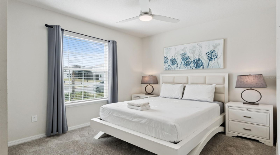 DAVENPORT, Florida 33837, 5 Bedrooms Bedrooms, ,4 BathroomsBathrooms,Residential,For Sale,OAKMOSS,0,MFRO6370415