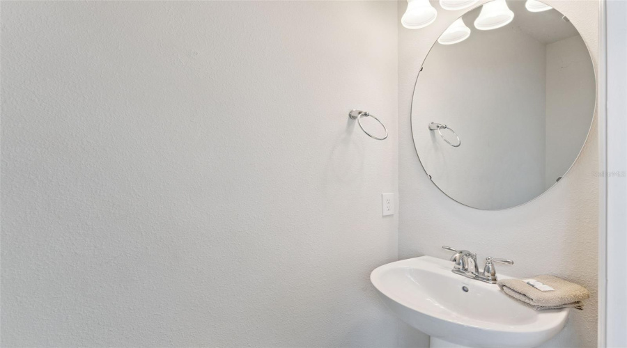 DAVENPORT, Florida 33837, 5 Bedrooms Bedrooms, ,4 BathroomsBathrooms,Residential,For Sale,OAKMOSS,0,MFRO6370415