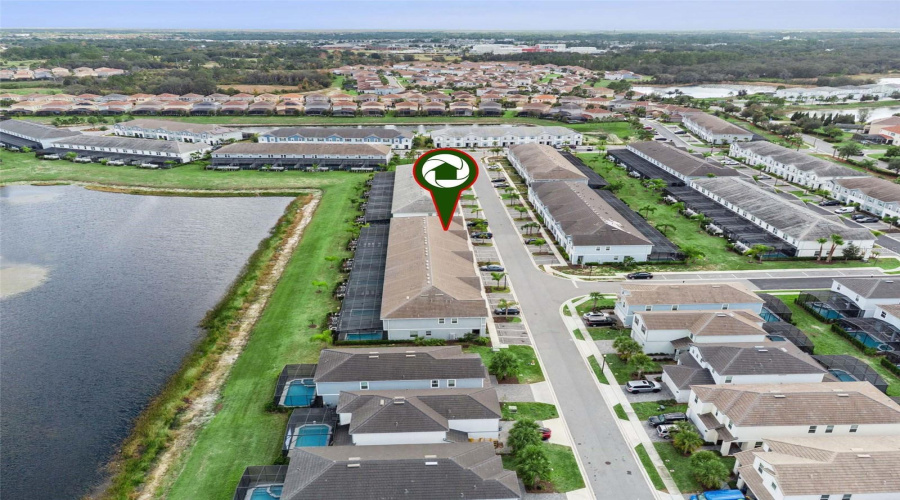 DAVENPORT, Florida 33837, 5 Bedrooms Bedrooms, ,4 BathroomsBathrooms,Residential,For Sale,OAKMOSS,0,MFRO6370415