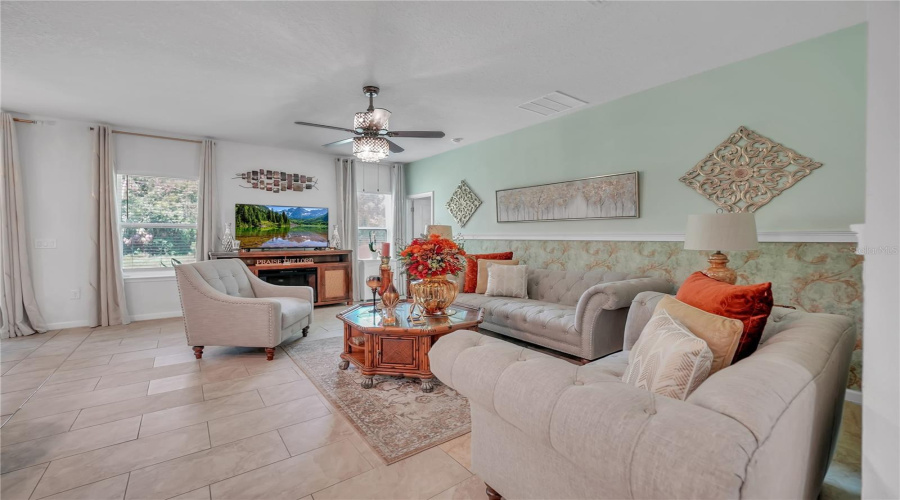DAVENPORT, Florida 33896, 3 Bedrooms Bedrooms, ,2 BathroomsBathrooms,Residential,For Sale,SIESTA VISTA,0,MFRTB8403344