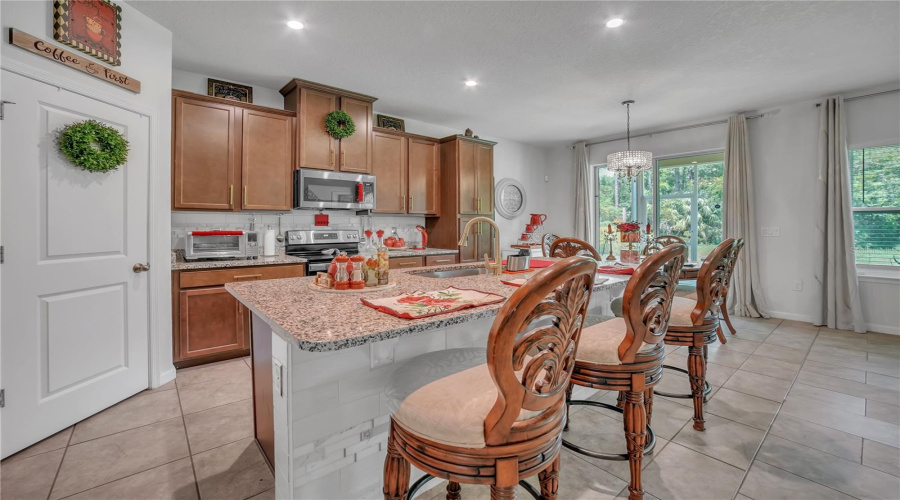 DAVENPORT, Florida 33896, 3 Bedrooms Bedrooms, ,2 BathroomsBathrooms,Residential,For Sale,SIESTA VISTA,0,MFRTB8403344