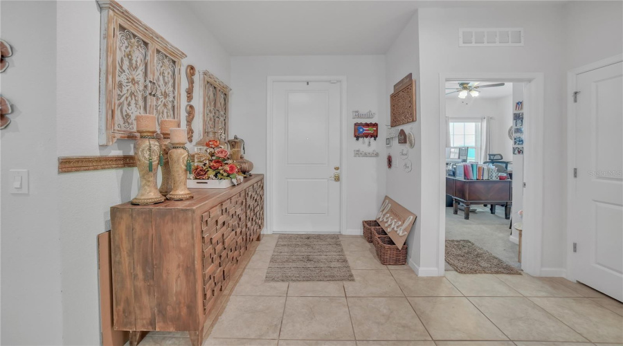 DAVENPORT, Florida 33896, 3 Bedrooms Bedrooms, ,2 BathroomsBathrooms,Residential,For Sale,SIESTA VISTA,0,MFRTB8403344