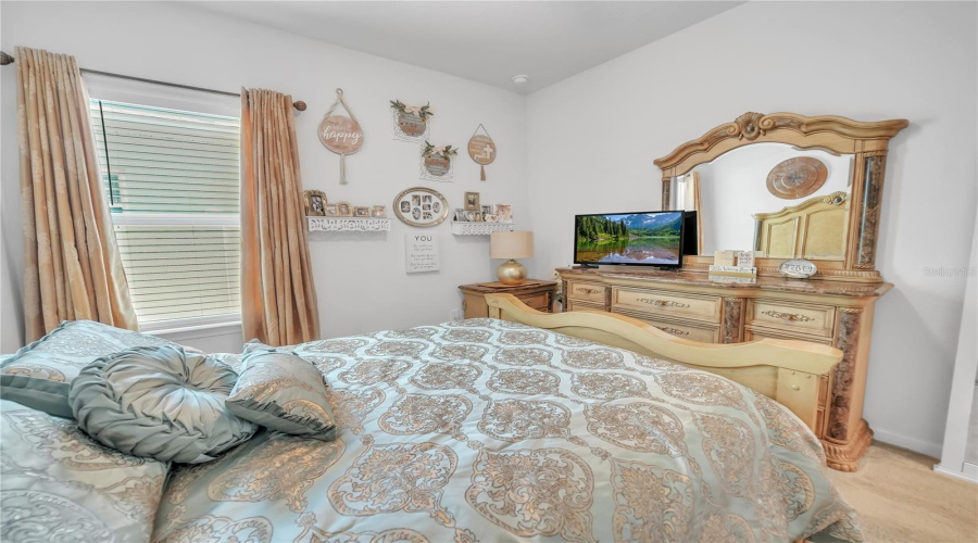 DAVENPORT, Florida 33896, 3 Bedrooms Bedrooms, ,2 BathroomsBathrooms,Residential,For Sale,SIESTA VISTA,0,MFRTB8403344