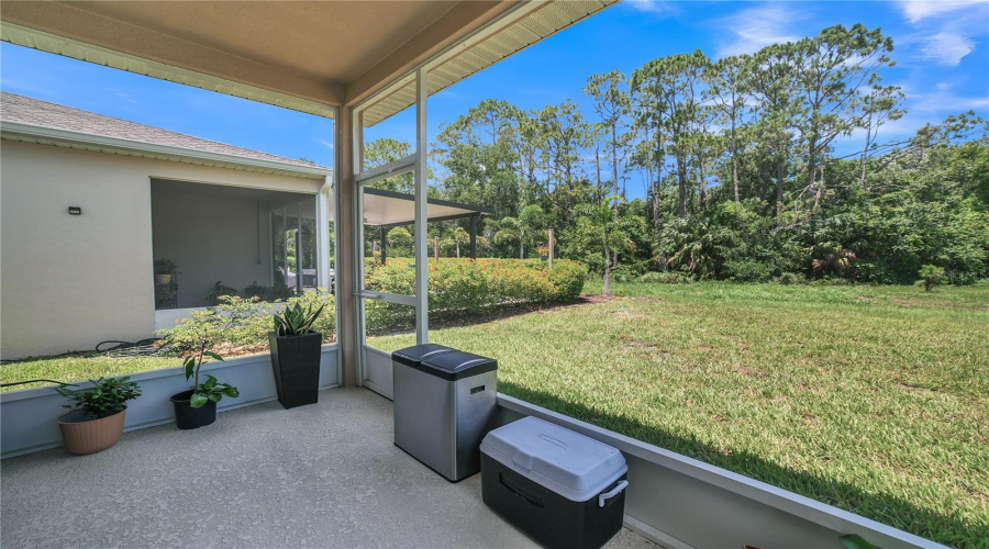 DAVENPORT, Florida 33896, 3 Bedrooms Bedrooms, ,2 BathroomsBathrooms,Residential,For Sale,SIESTA VISTA,0,MFRTB8403344