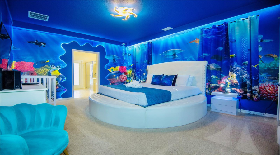 DAVENPORT, Florida 33897, 10 Bedrooms Bedrooms, ,8 BathroomsBathrooms,Residential,For Sale,MAHALO,0,MFRO6370431