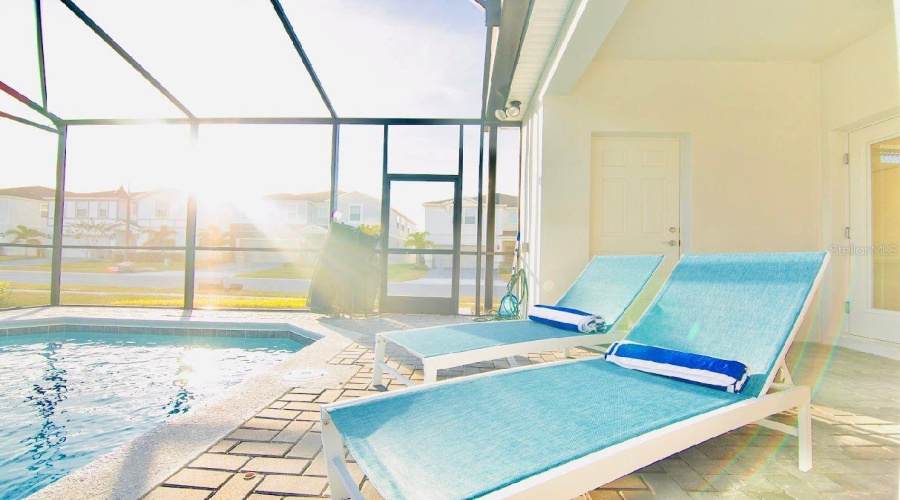 DAVENPORT, Florida 33897, 10 Bedrooms Bedrooms, ,8 BathroomsBathrooms,Residential,For Sale,MAHALO,0,MFRO6370431