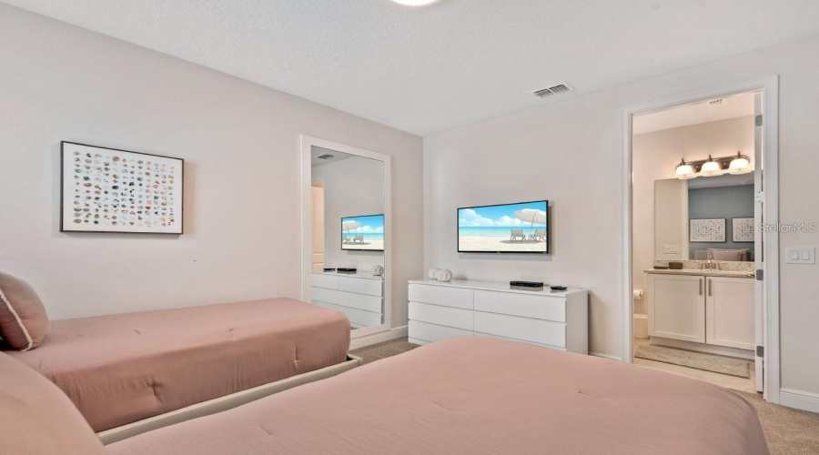 KISSIMMEE, Florida 34747, 8 Bedrooms Bedrooms, ,8 BathroomsBathrooms,Residential,For Sale,FAIRFAX,0,MFRO6338523