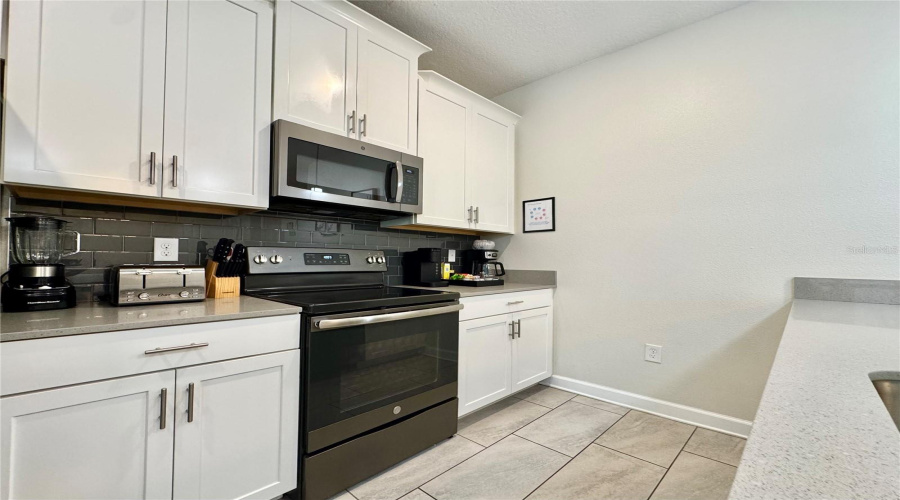 KISSIMMEE, Florida 34746, 5 Bedrooms Bedrooms, ,4 BathroomsBathrooms,Residential,For Sale,MEMORIES,0,MFRG5098710