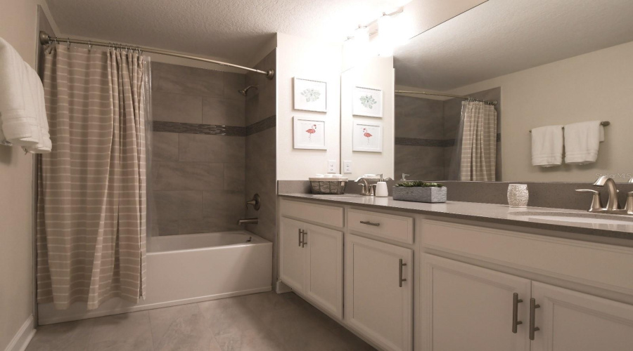 KISSIMMEE, Florida 34746, 5 Bedrooms Bedrooms, ,4 BathroomsBathrooms,Residential,For Sale,MEMORIES,0,MFRG5098710