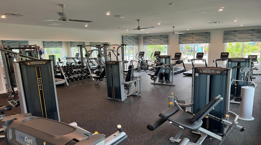 KISSIMMEE, Florida 34746, 5 Bedrooms Bedrooms, ,4 BathroomsBathrooms,Residential,For Sale,MEMORIES,0,MFRG5098710