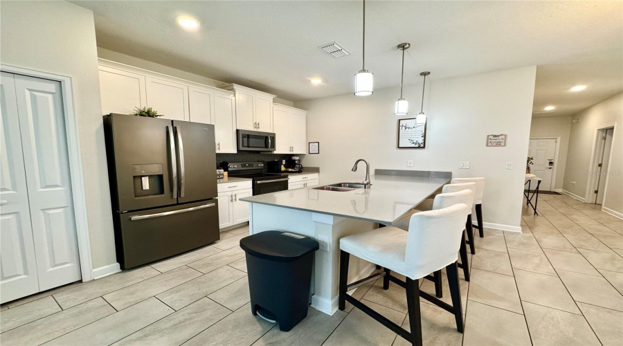 KISSIMMEE, Florida 34746, 5 Bedrooms Bedrooms, ,4 BathroomsBathrooms,Residential,For Sale,MEMORIES,0,MFRG5098710