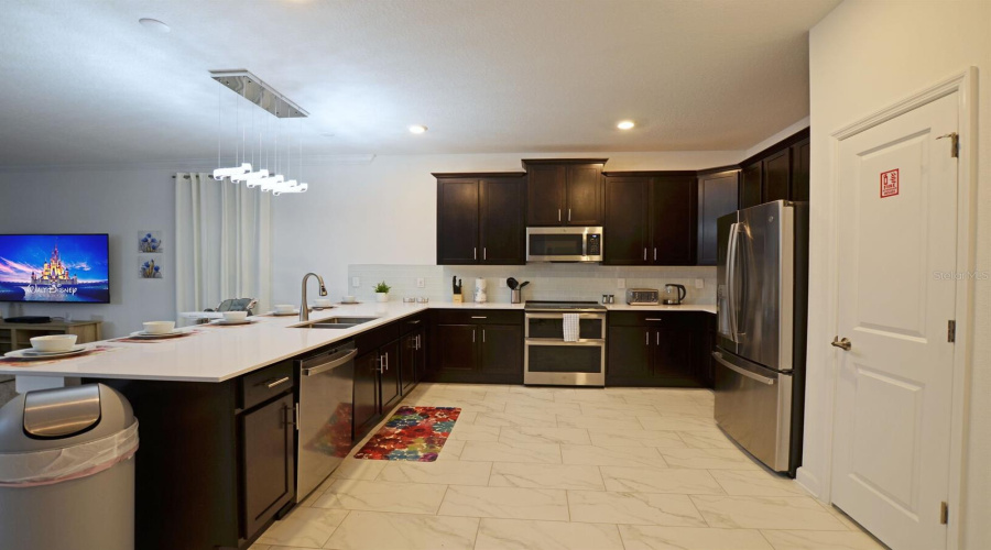 KISSIMMEE, Florida 34746, 8 Bedrooms Bedrooms, ,5 BathroomsBathrooms,Residential,For Sale,PARAGPRAH,0,MFRO6370456