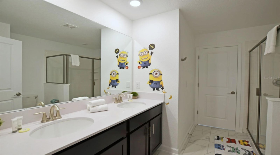 KISSIMMEE, Florida 34746, 8 Bedrooms Bedrooms, ,5 BathroomsBathrooms,Residential,For Sale,PARAGPRAH,0,MFRO6370456